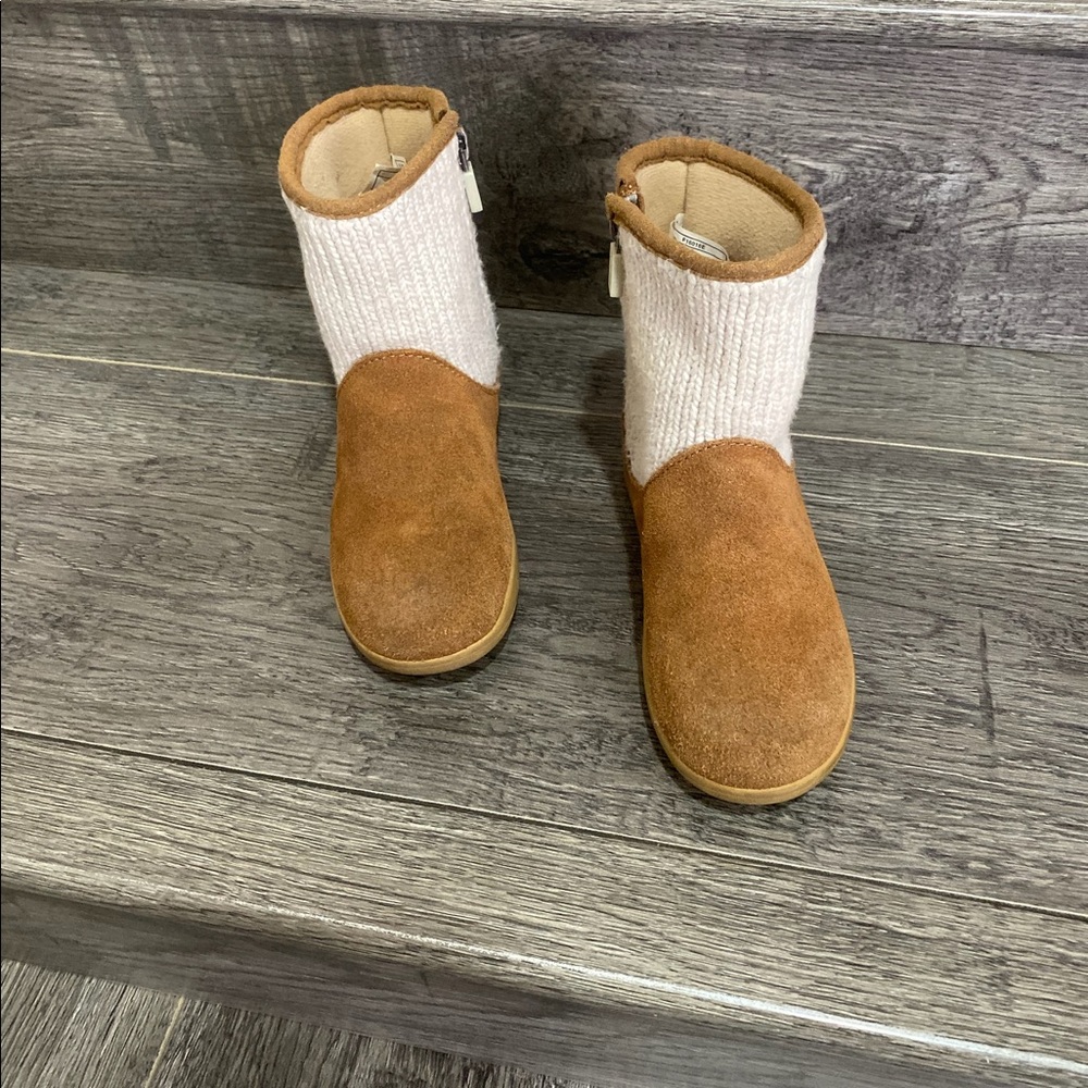 UGG boots. Size 10. Excellent condition. - Picture 5 of 6